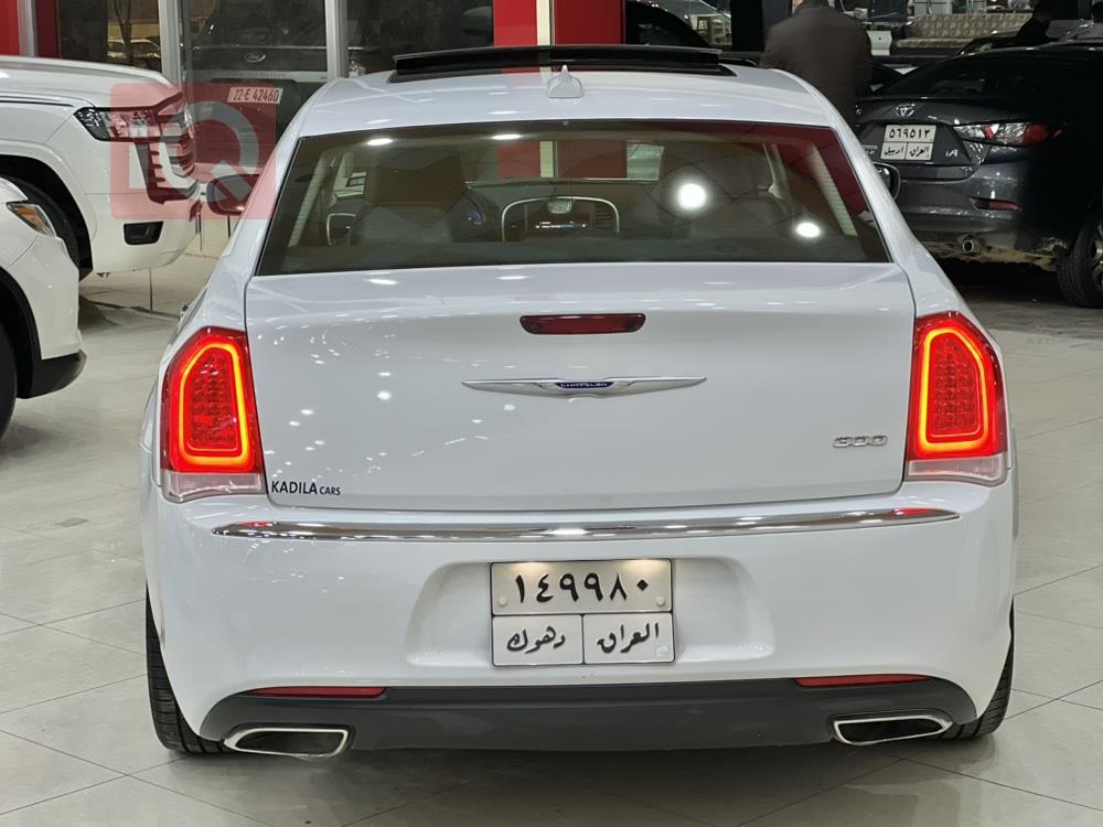 کرایسلەر 300